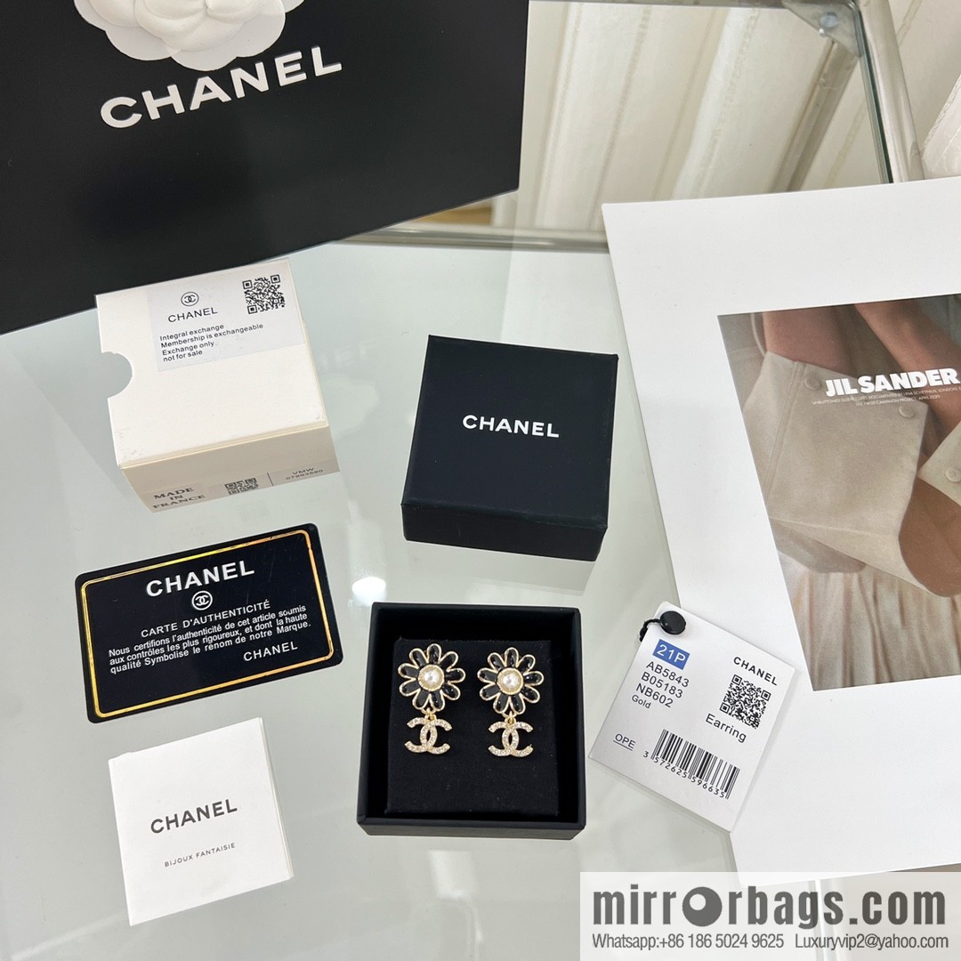 New ☑️ Chanel double c flower stud earrings
