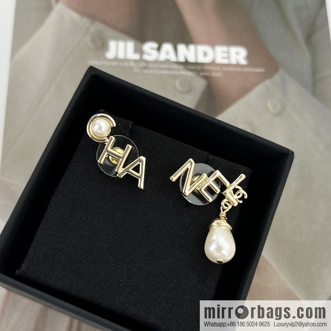 New ☑️ Chanel double c asymmetric letter pearl stud earrings