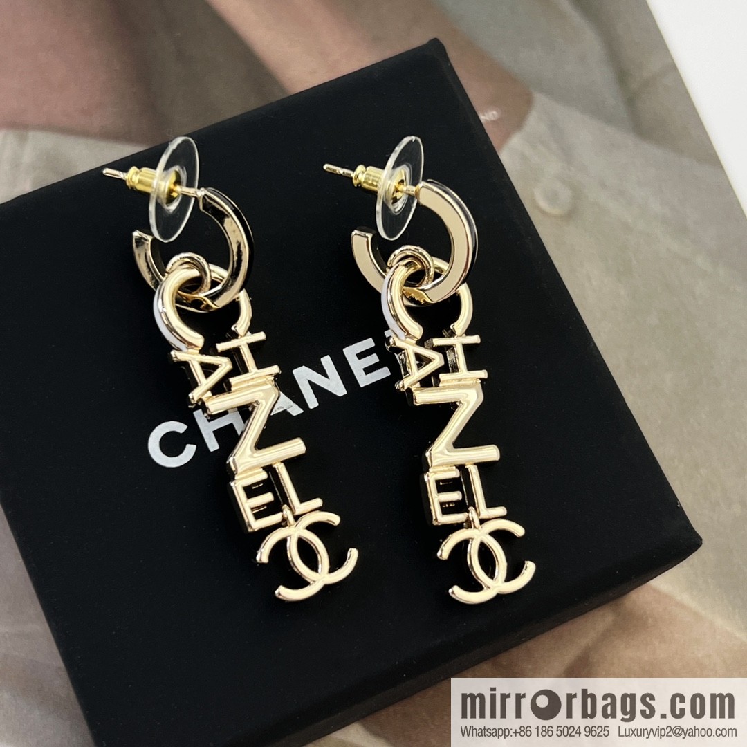 New ☑️ Chanel gold double c letter stud earrings