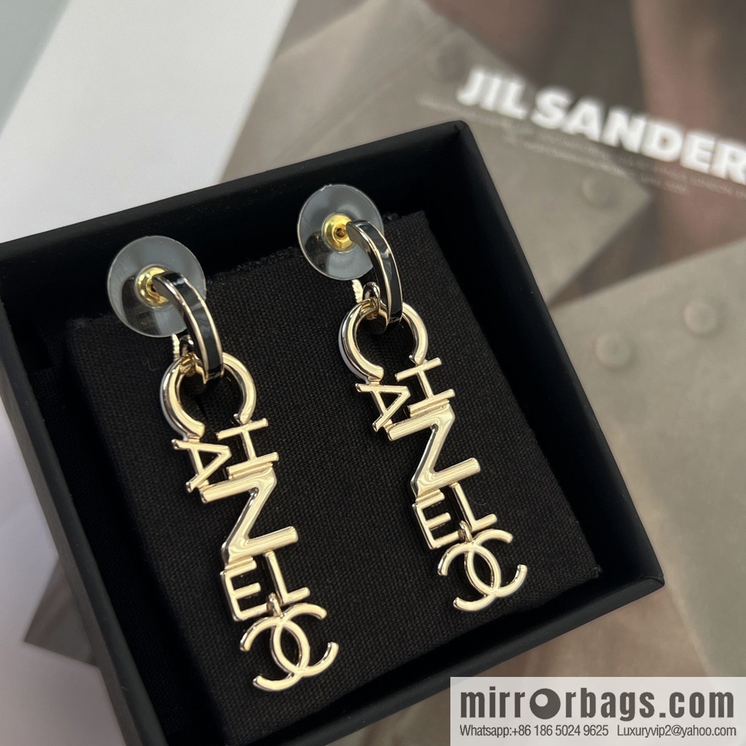 New ☑️ Chanel gold double c letter stud earrings
