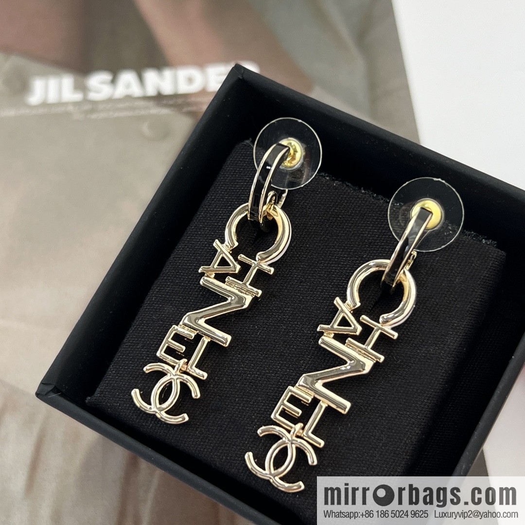 New ☑️ Chanel gold double c letter stud earrings