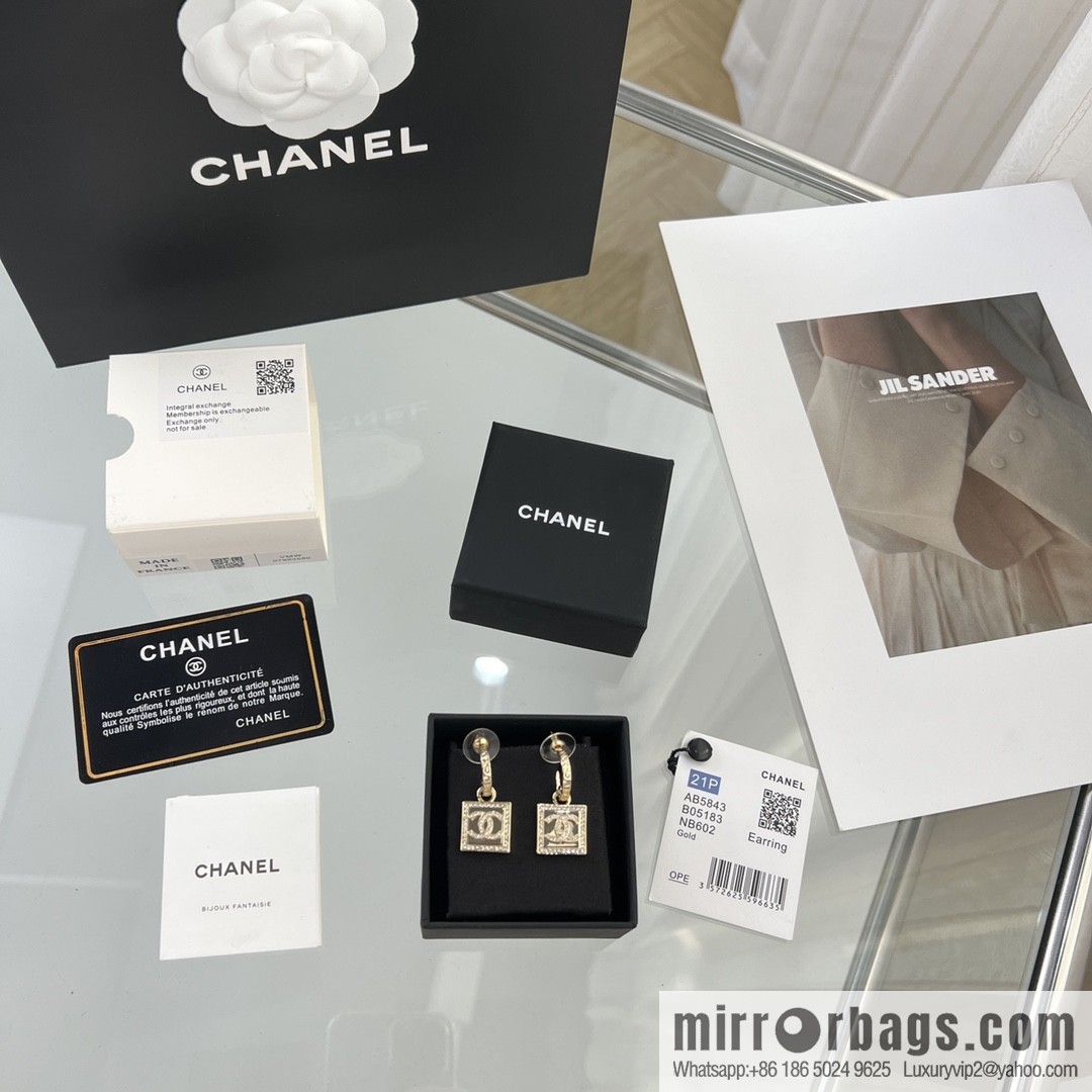 New ☑️ Chanel c2 gold double c square stud earrings