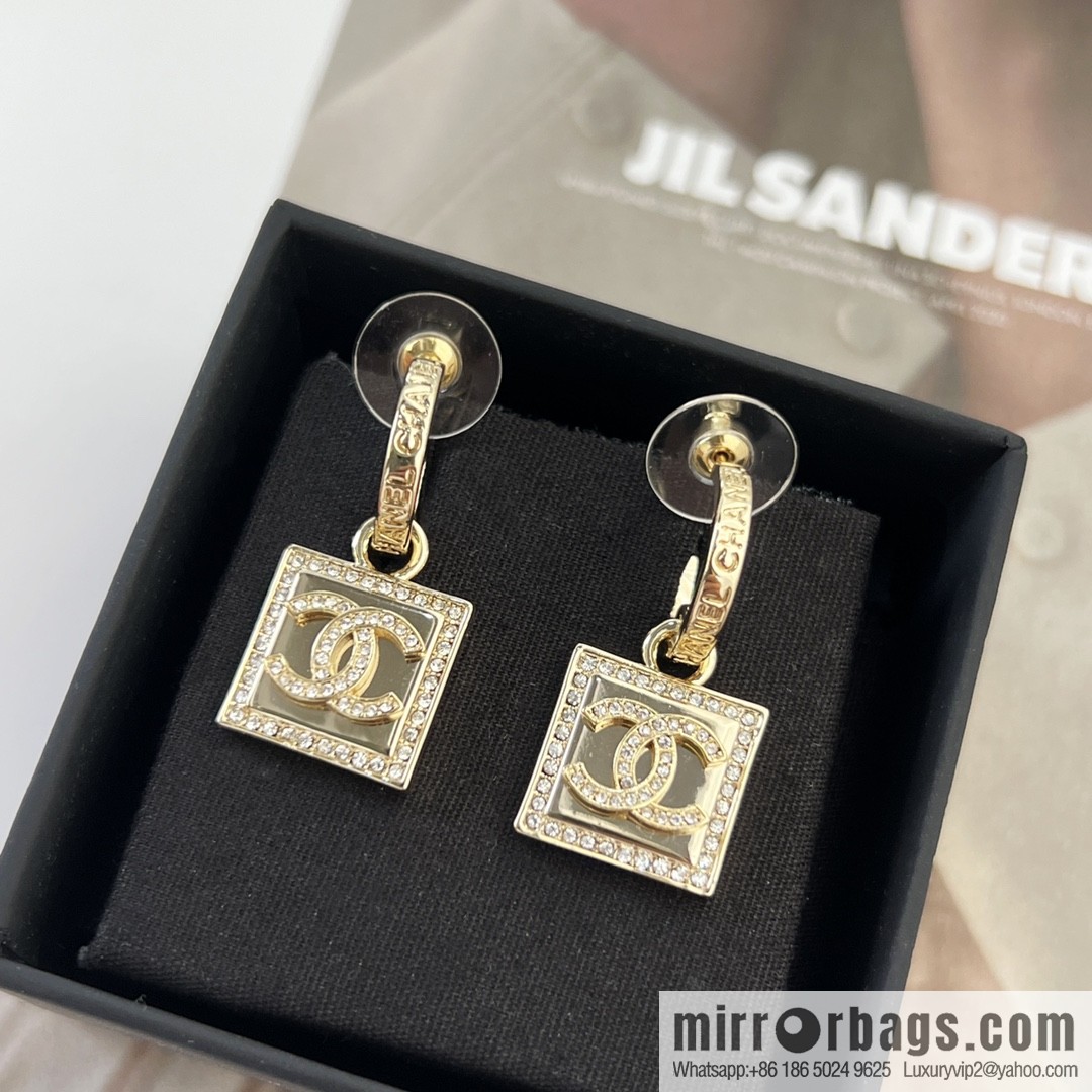 New ☑️ Chanel c2 gold double c square stud earrings