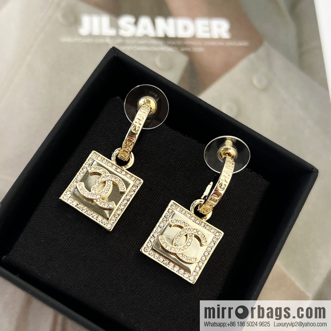 New ☑️ Chanel c2 gold double c square stud earrings