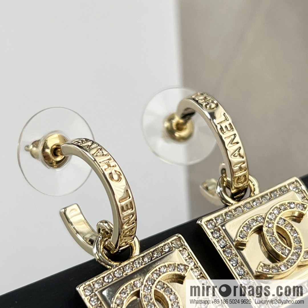 New ☑️ Chanel c2 gold double c square stud earrings
