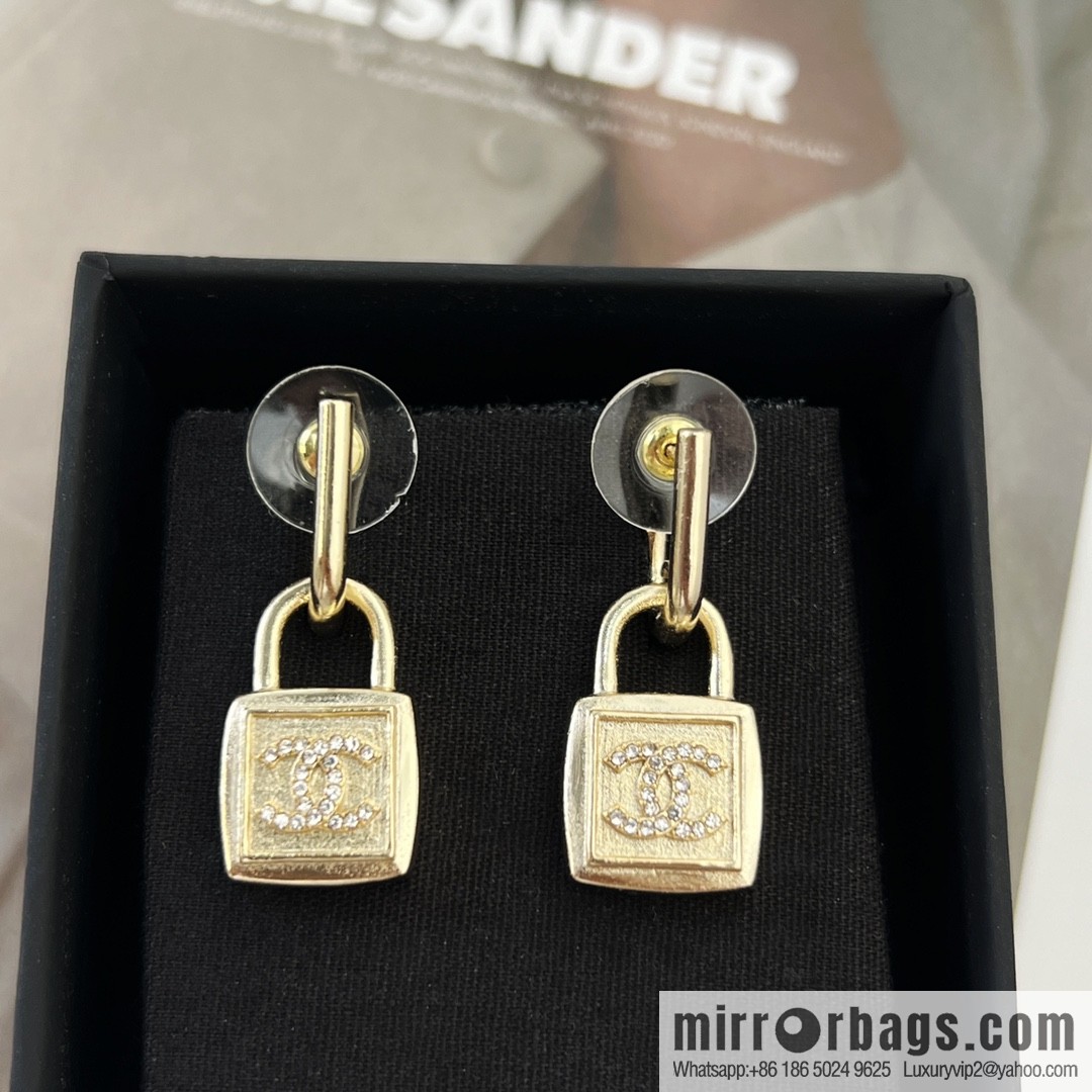 New ☑️ Chanel gold double c lock stud earrings