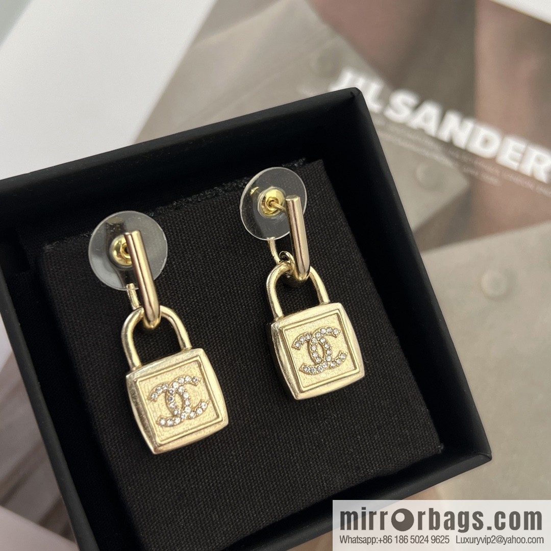New ☑️ Chanel gold double c lock stud earrings