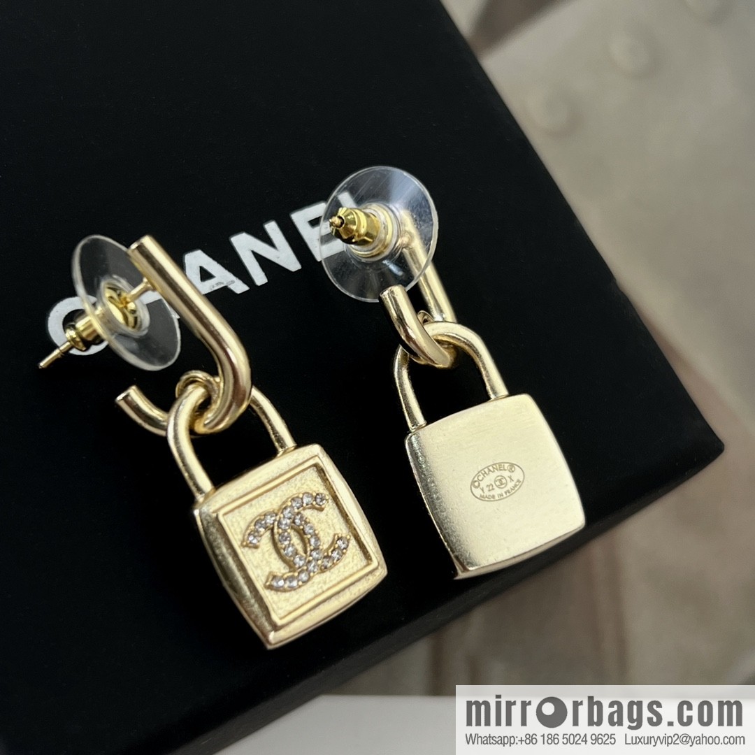New ☑️ Chanel gold double c lock stud earrings