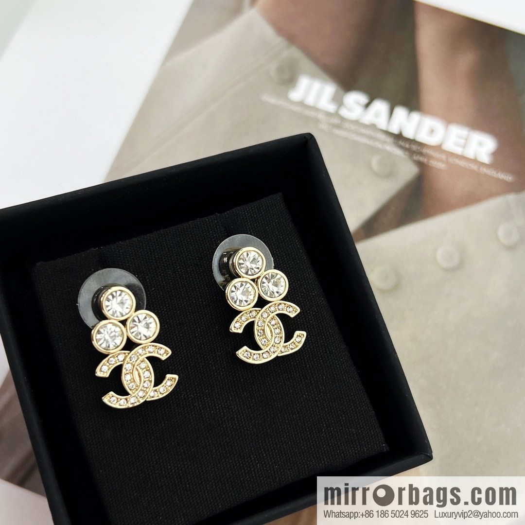 New ☑️ Chanel double c three-diamond stud earrings