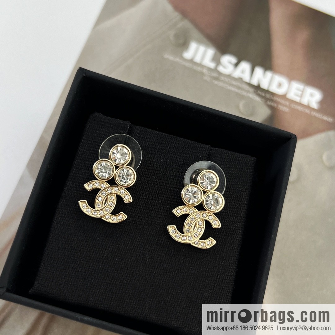 New ☑️ Chanel double c three-diamond stud earrings