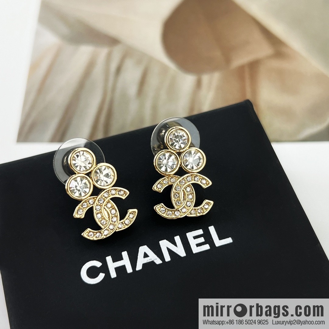 New ☑️ Chanel double c three-diamond stud earrings