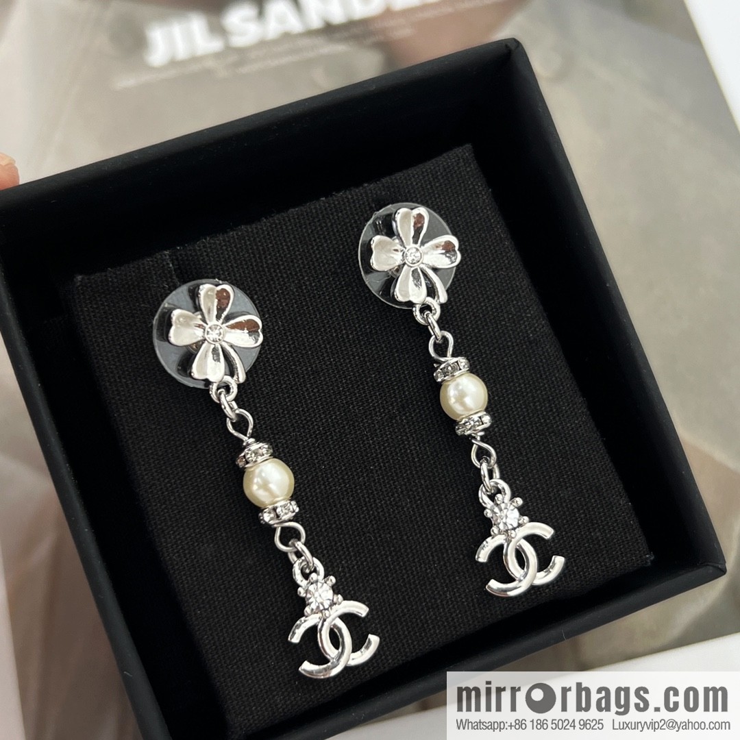 New ☑️ Chanel c3 double c four-leaf clover pearl stud earrings