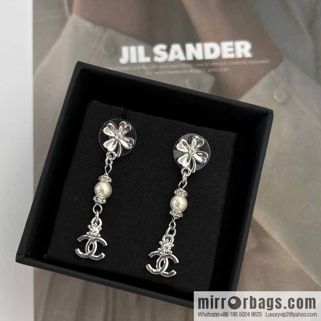 New ☑️ Chanel c3 double c four-leaf clover pearl stud earrings