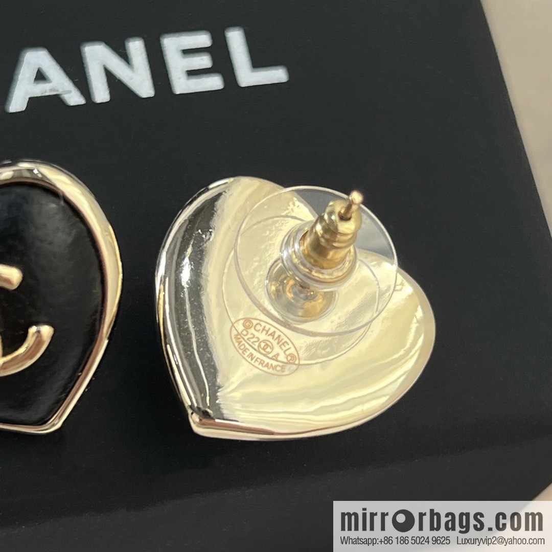 New ☑️ Chanel c1 double c peach heart love stud earrings