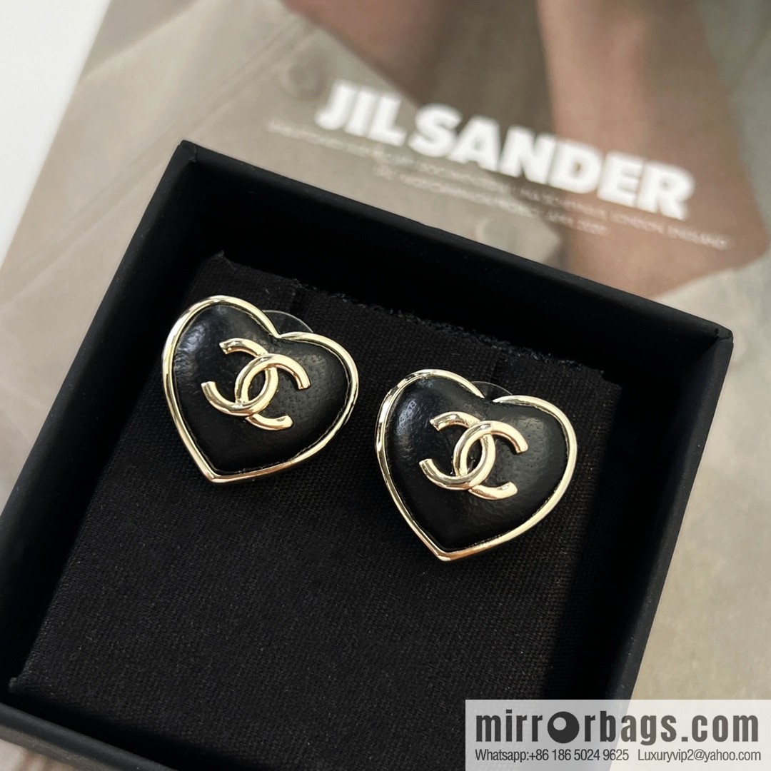 New ☑️ Chanel c1 double c peach heart love stud earrings