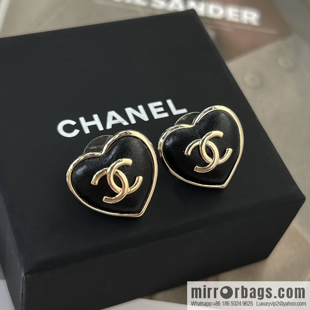 New ☑️ Chanel c1 double c peach heart love stud earrings