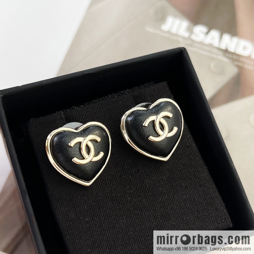 New ☑️ Chanel c1 double c peach heart love stud earrings