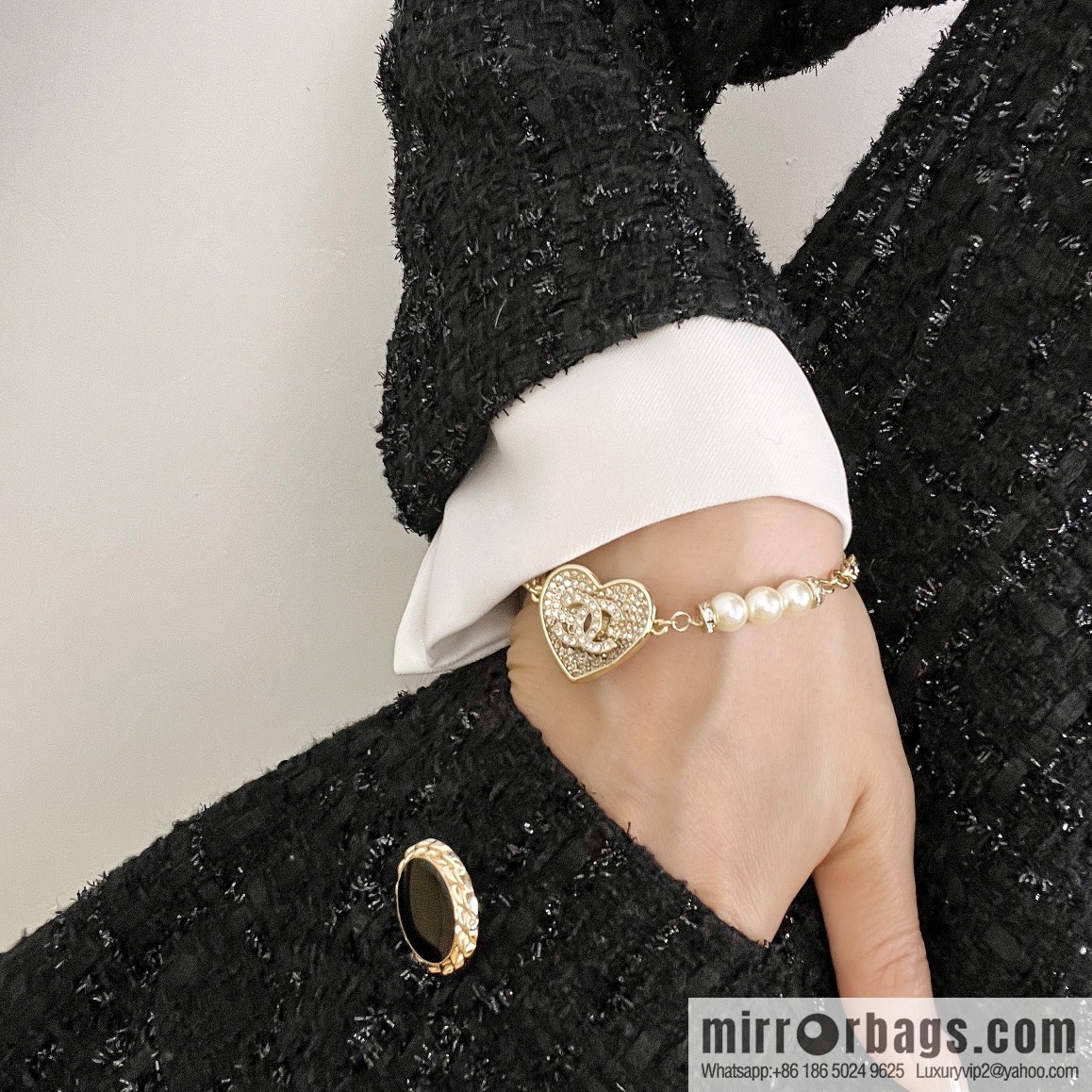 New ☑️ Chanel double c peach heart love full diamond pearl bracelet