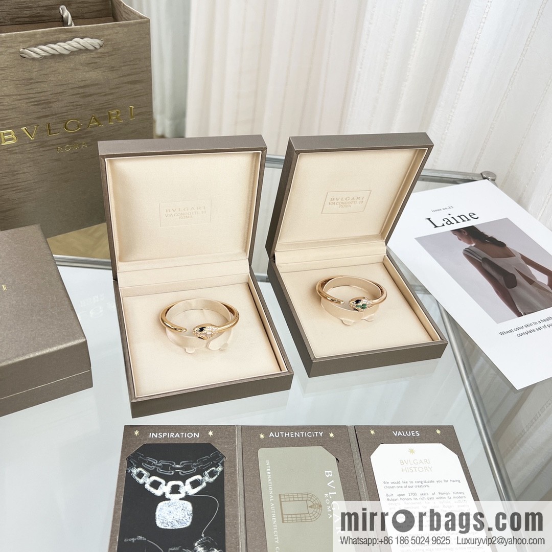 Bulgari BVLGARI Latest Collection Serpenti Malachite, White Fritillary, Snake, Snake Bracelet