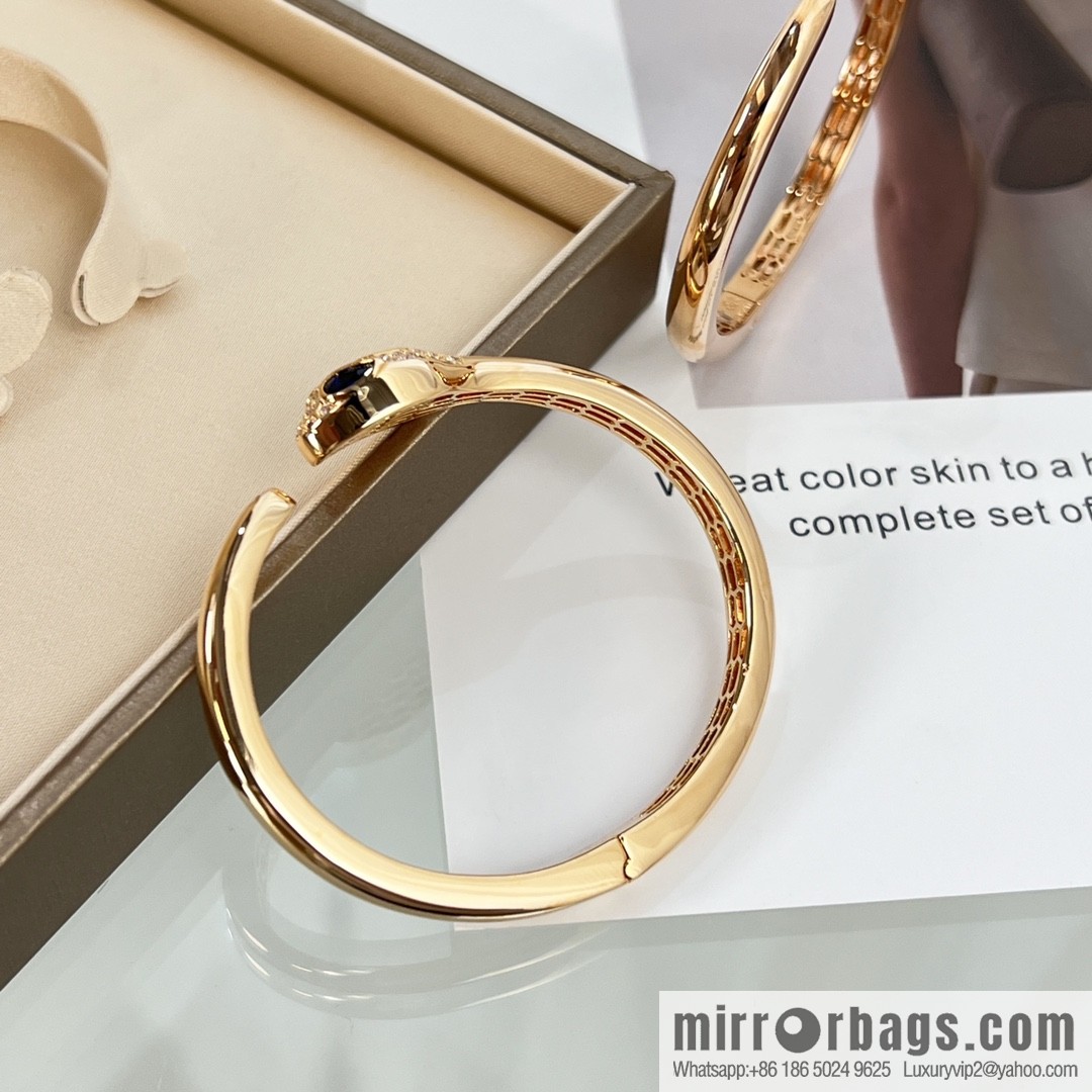 Bulgari BVLGARI Latest Collection Serpenti Malachite, White Fritillary, Snake, Snake Bracelet