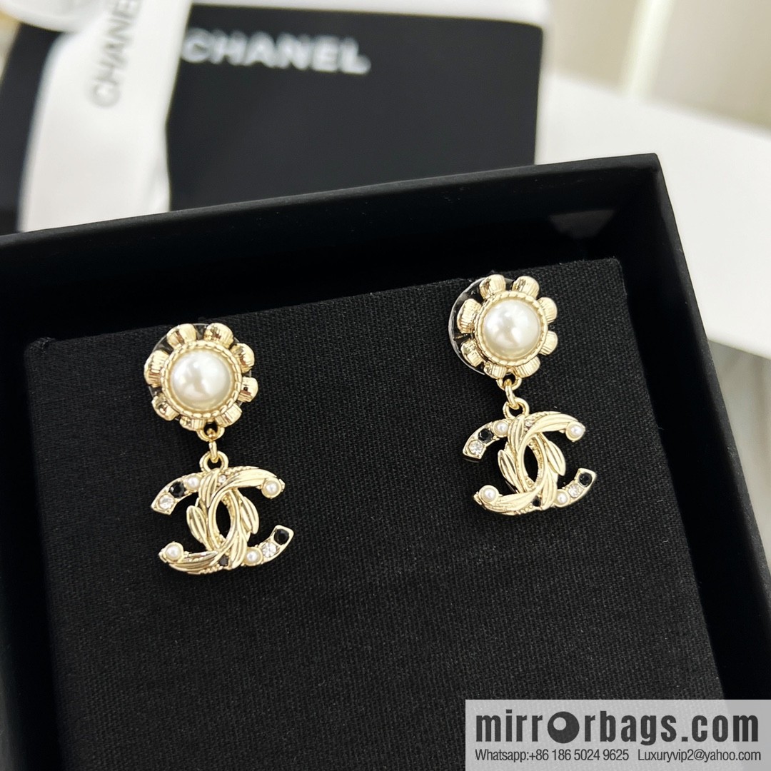 New ☑️ Chanel double c stud earrings