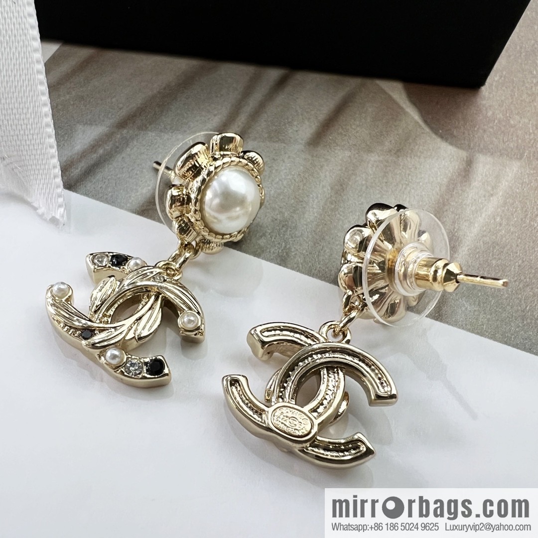 New ☑️ Chanel double c stud earrings