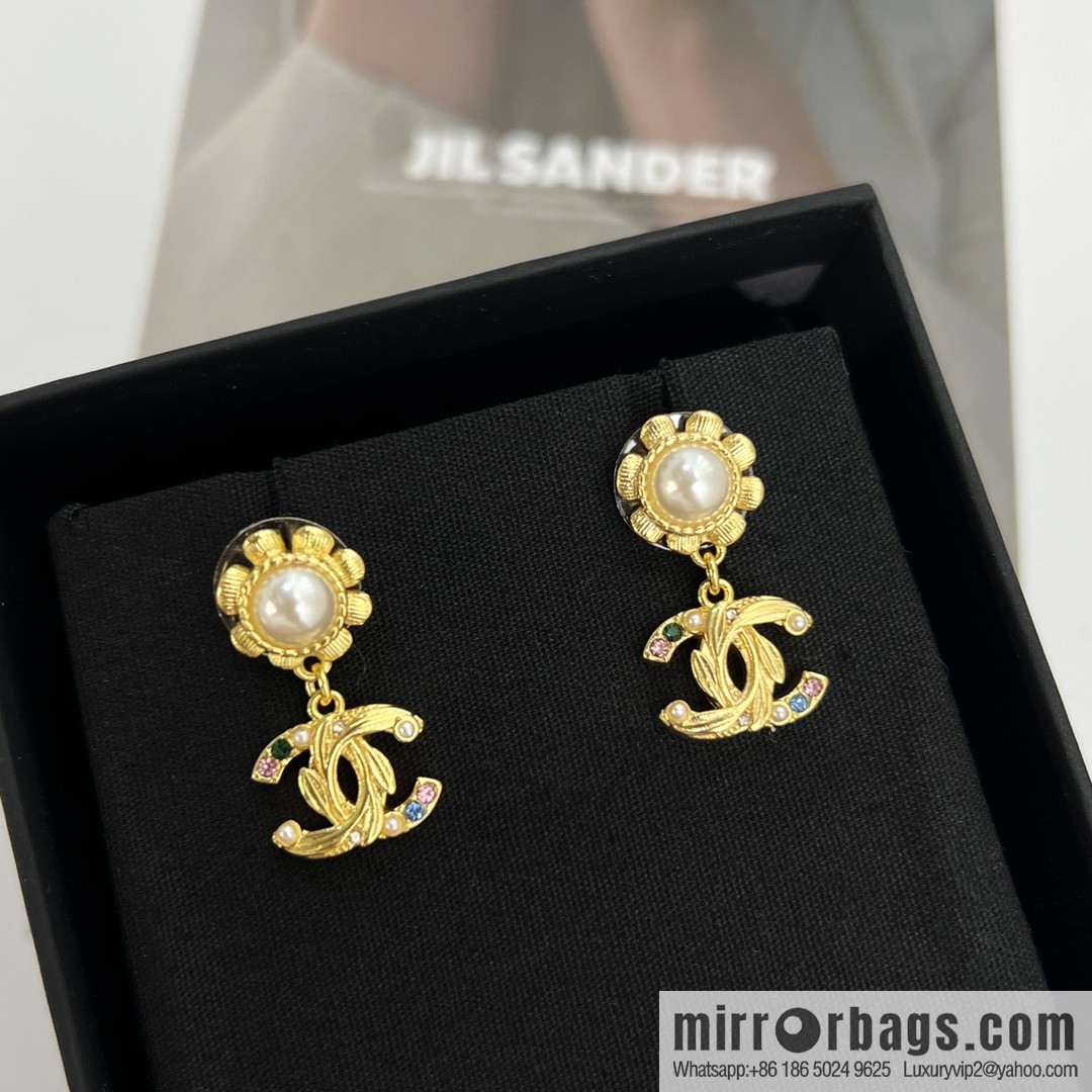 New ☑️ Chanel double c stud earrings