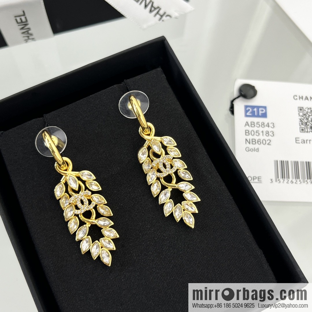 New ☑️ Chanel double c wheat ear gold leaf stud earrings