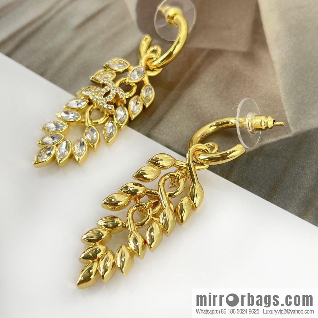 New ☑️ Chanel double c wheat ear gold leaf stud earrings