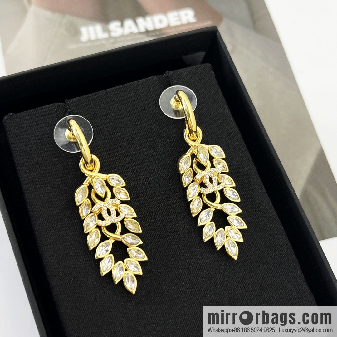 New ☑️ Chanel double c wheat ear gold leaf stud earrings