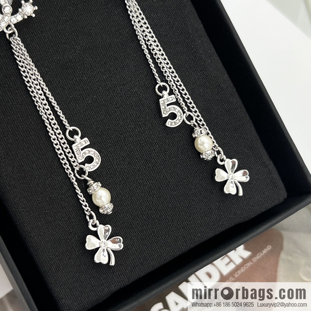 New ☑️ Chanel double c fringed 5 word four leaf clover pearl stud earrings