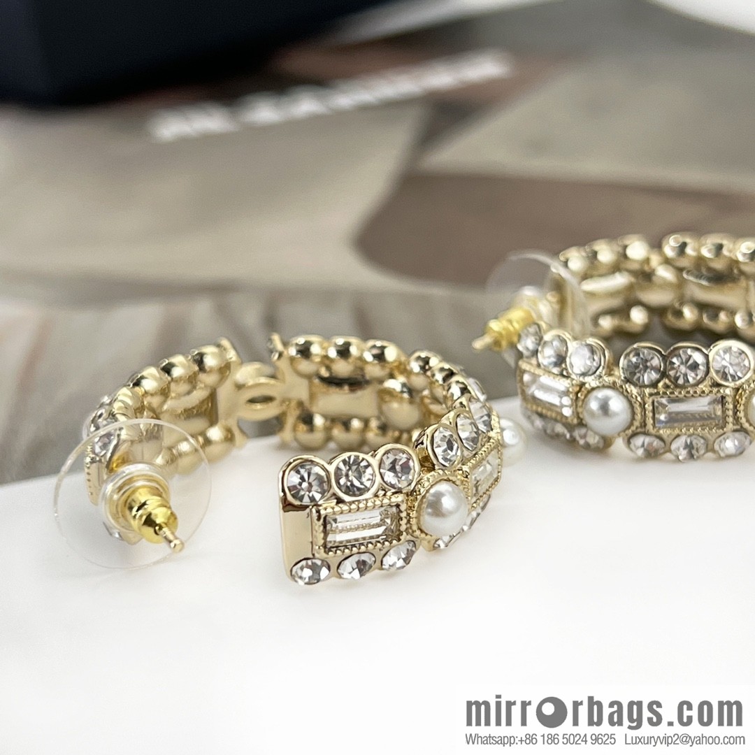 New ☑️ Chanel double c square diamond stud earrings