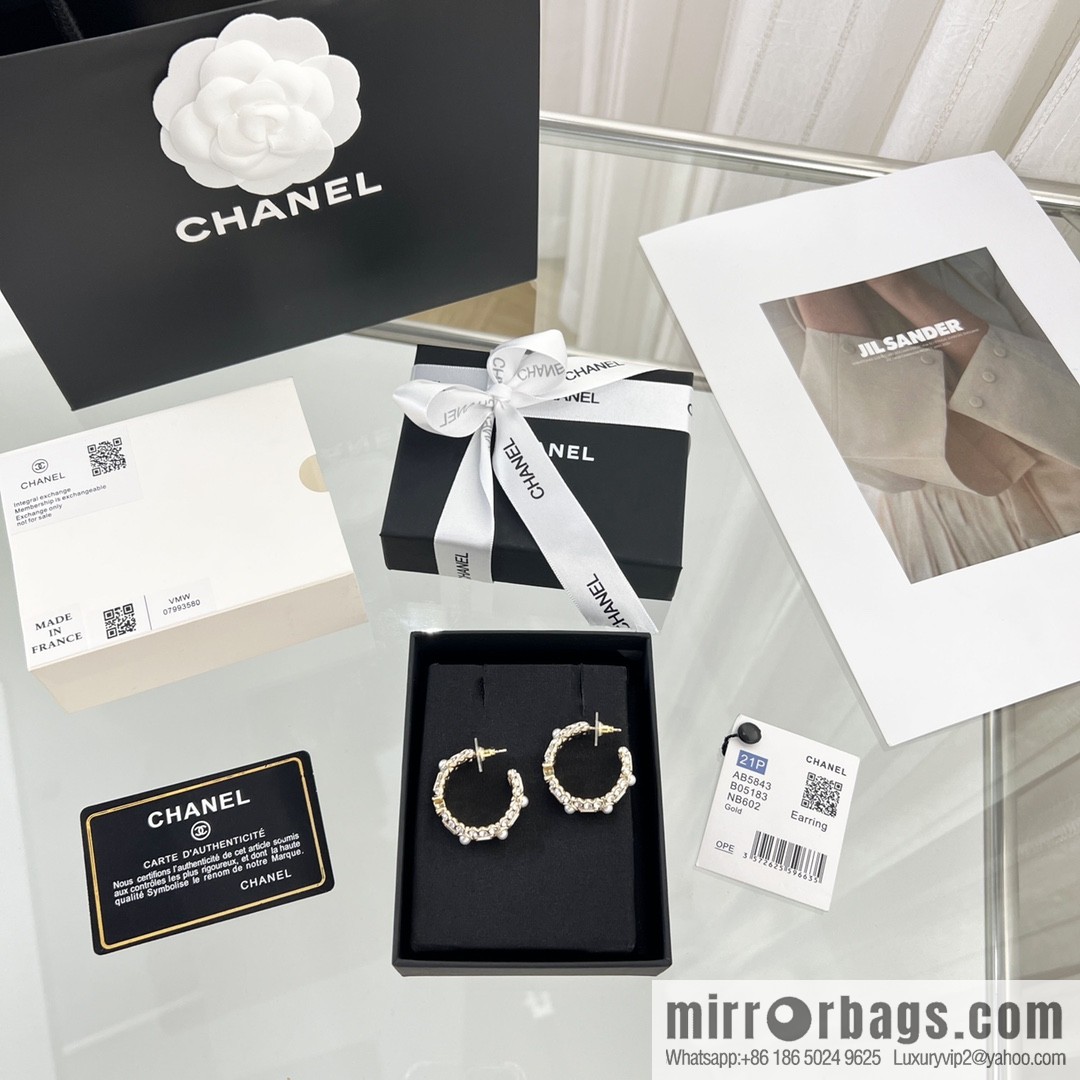 New ☑️ Chanel double c square diamond stud earrings