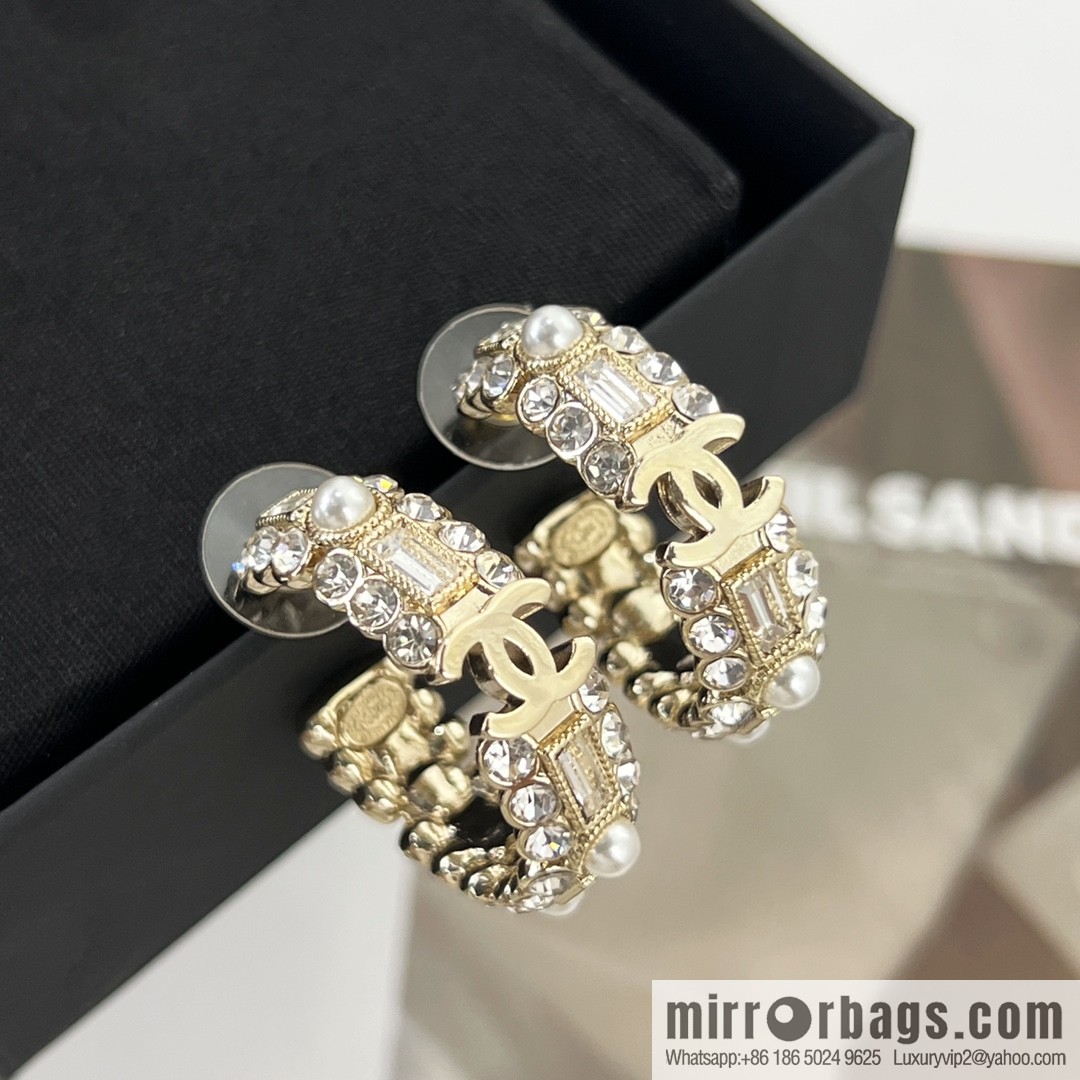 New ☑️ Chanel double c square diamond stud earrings