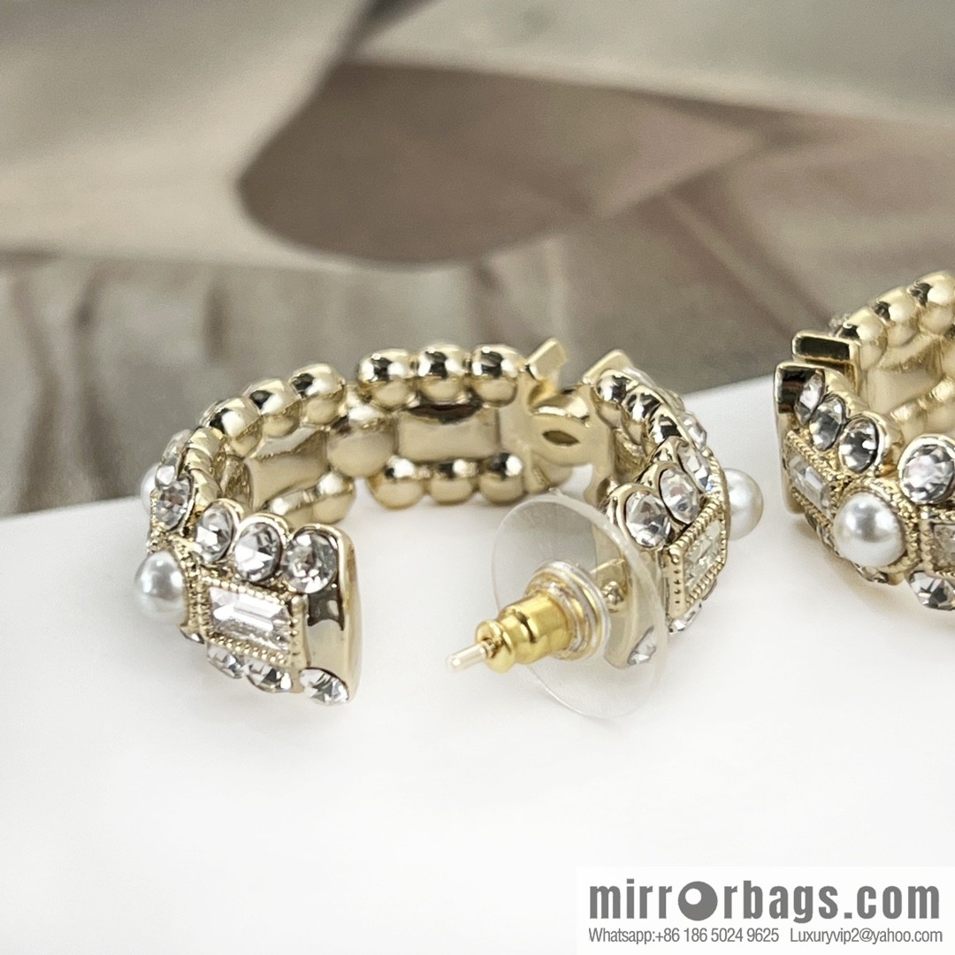 New ☑️ Chanel double c square diamond stud earrings