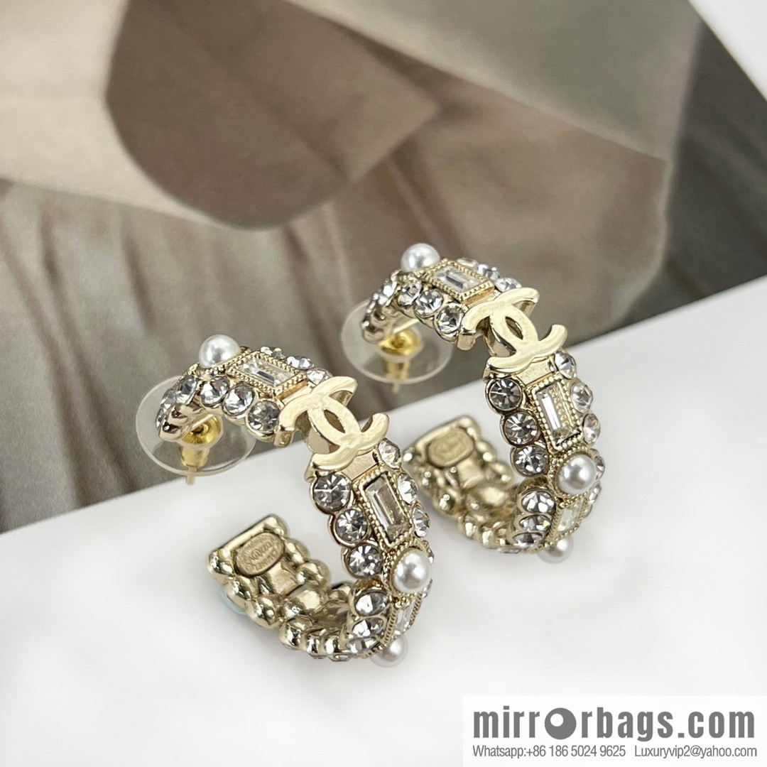 New ☑️ Chanel double c square diamond stud earrings