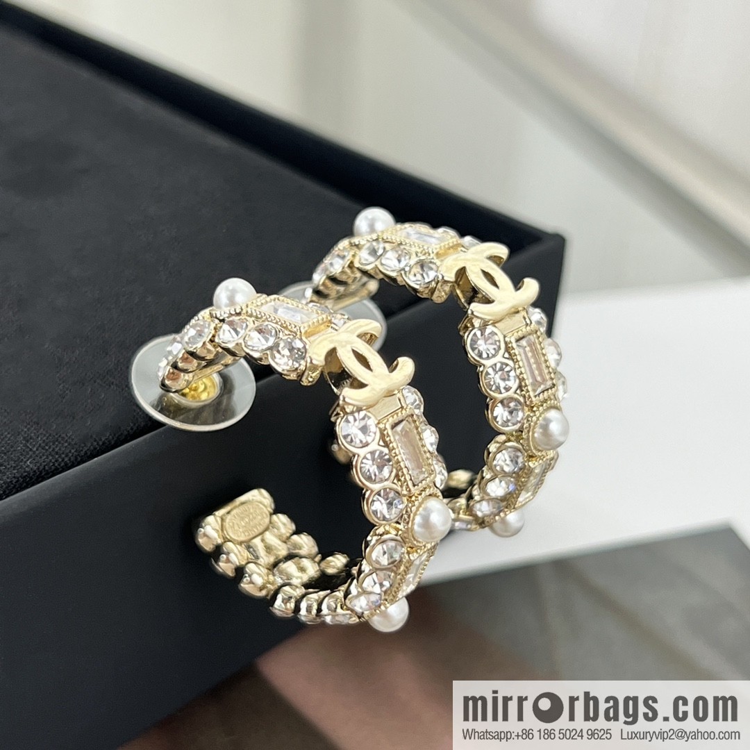 New ☑️ Chanel double c square diamond stud earrings