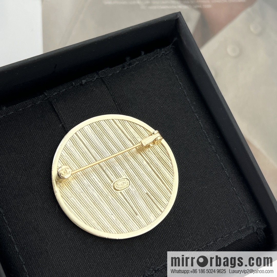 New ☑️ Chanel double c gold round wheat ear brooch