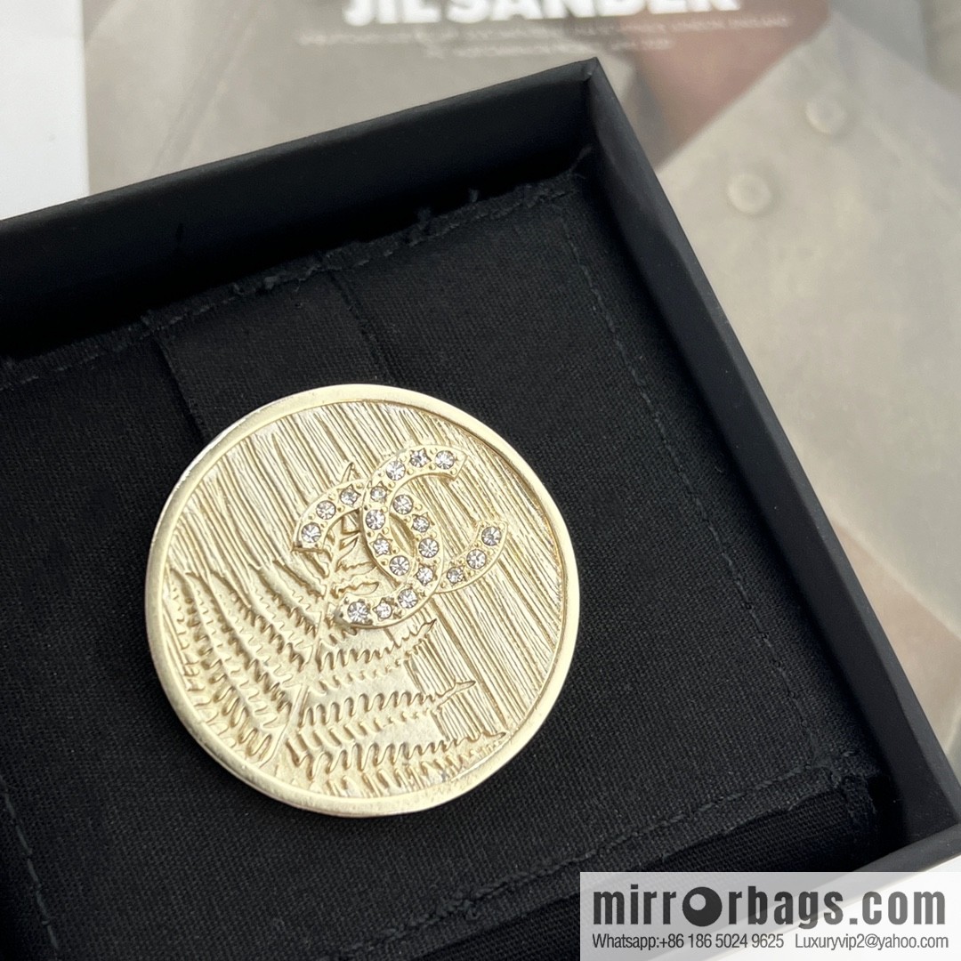 New ☑️ Chanel double c gold round wheat ear brooch