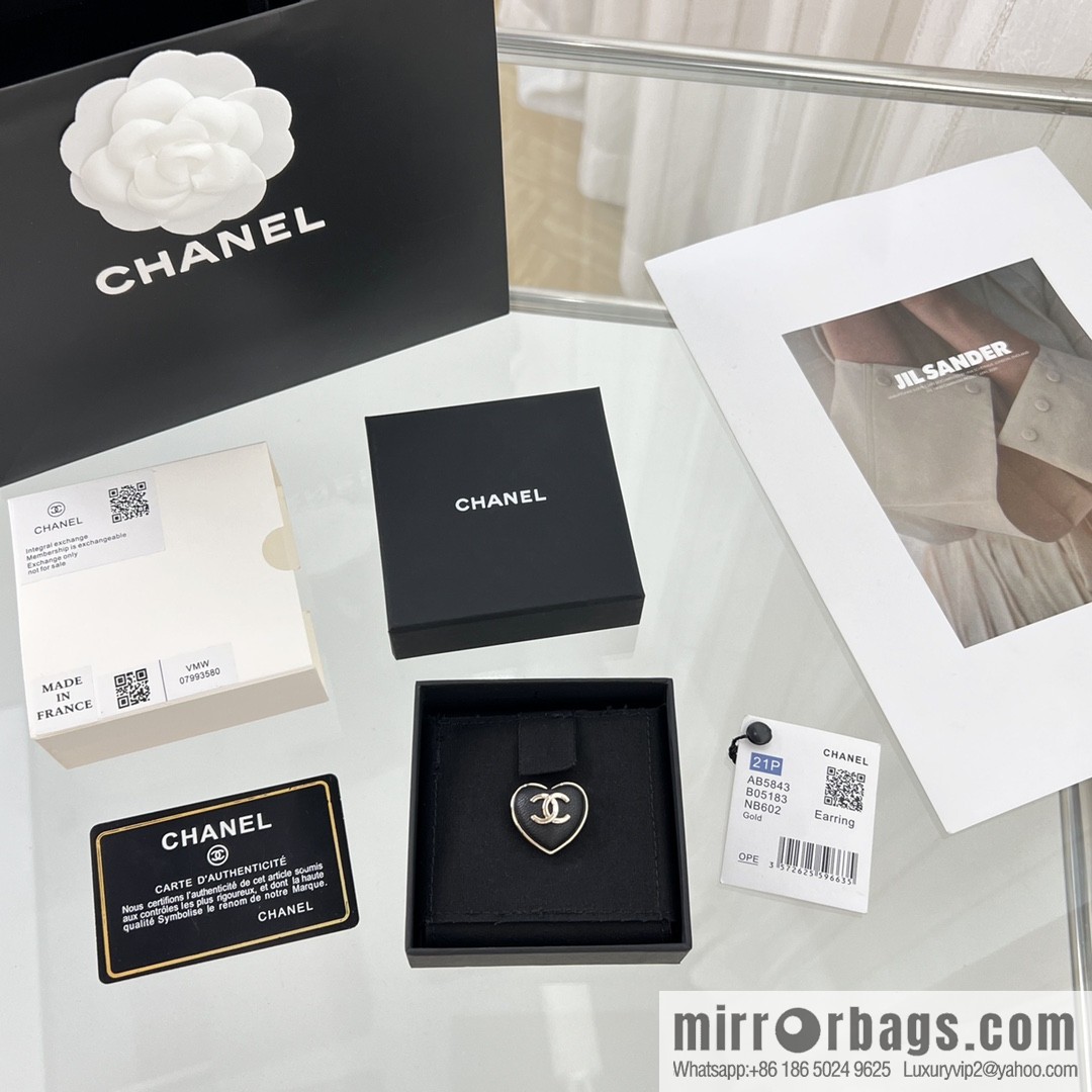 New ☑️ Chanel double c peach heart brooch