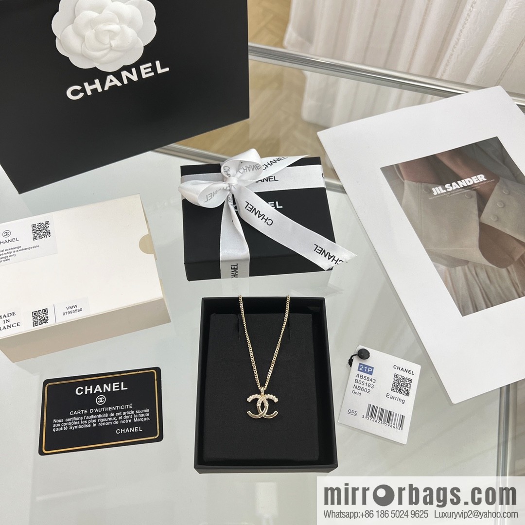 New ☑️ Chanel double c rhinestone patchwork necklace