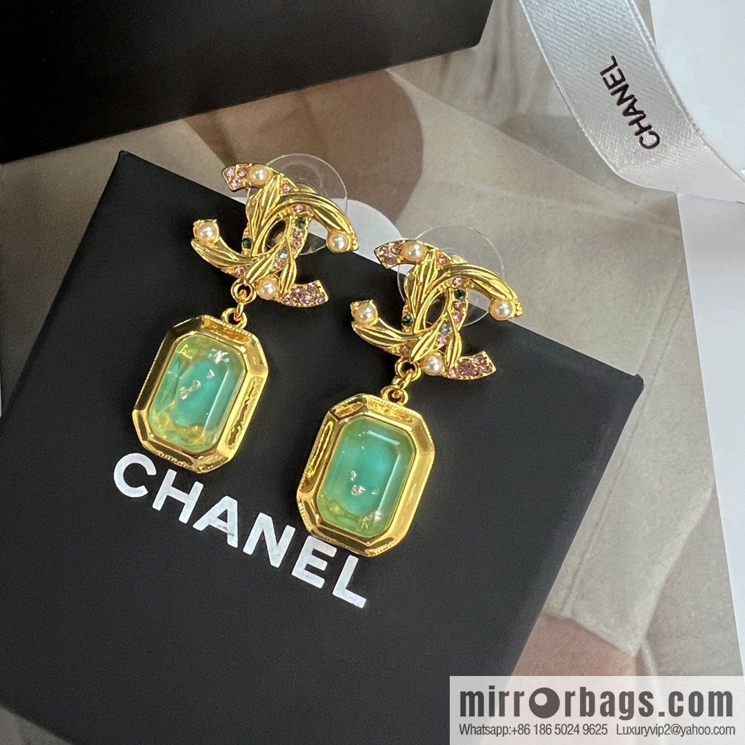 New ☑️ Chanel c2 double c green square stud earrings