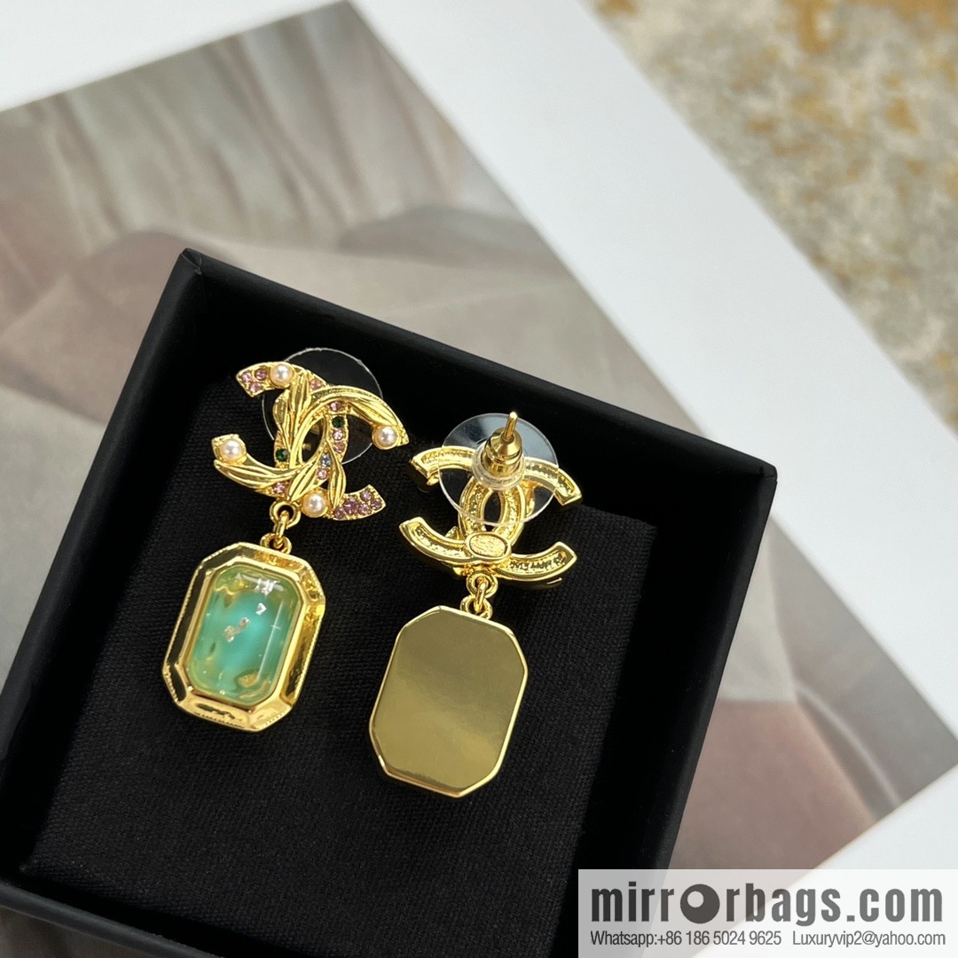 New ☑️ Chanel c2 double c green square stud earrings