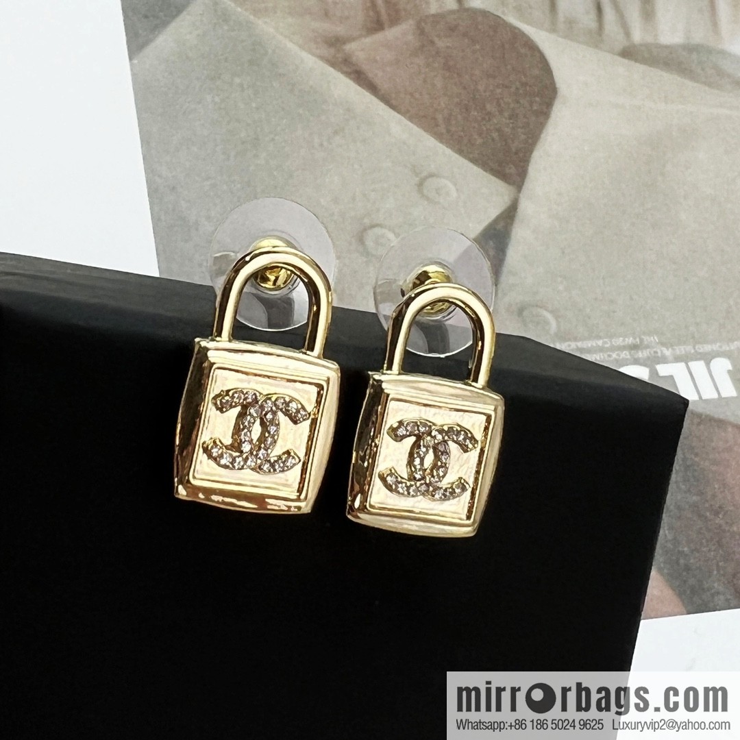 New ☑️ Chanel c1 double c lock 🔒 stud earrings
