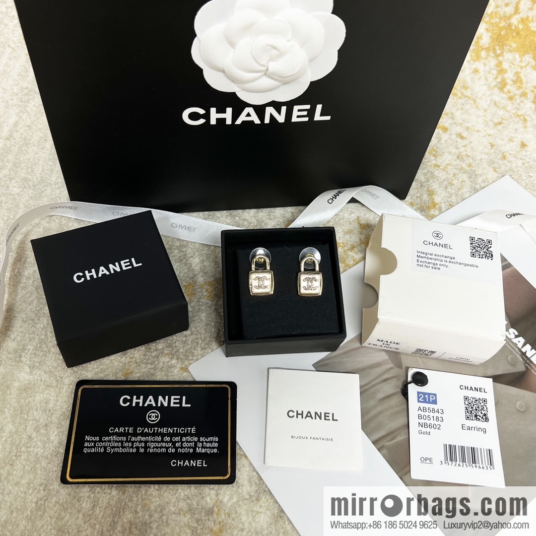 New ☑️ Chanel c1 double c lock 🔒 stud earrings