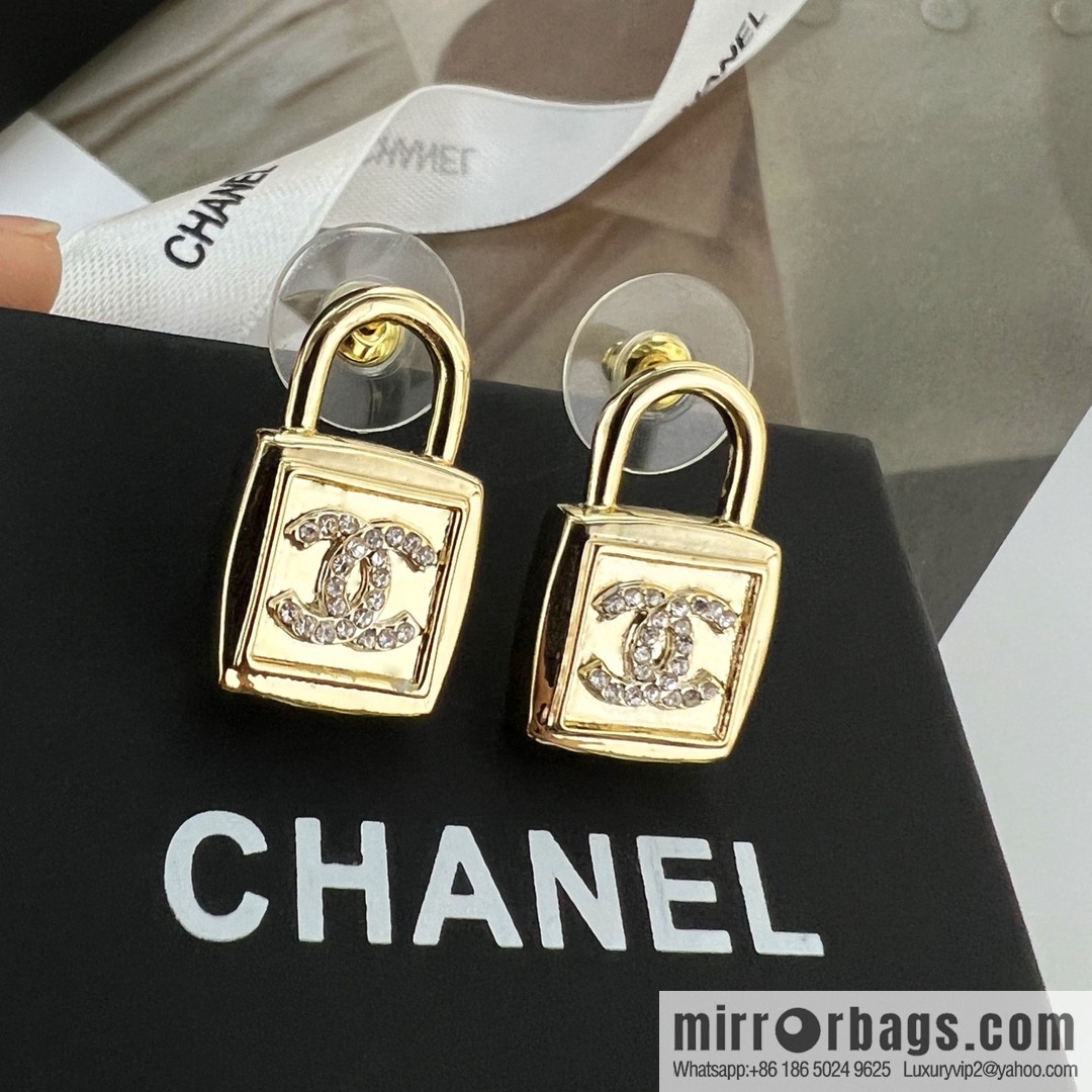 New ☑️ Chanel c1 double c lock 🔒 stud earrings