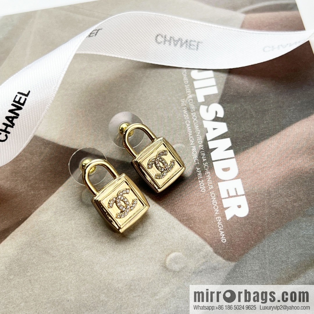 New ☑️ Chanel c1 double c lock 🔒 stud earrings