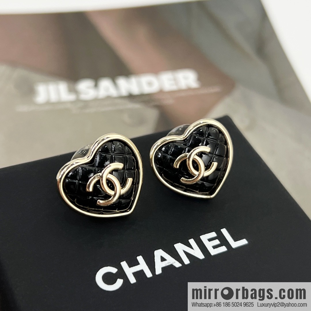 New ☑️ Chanel c1 double c peach heart love stud earrings
