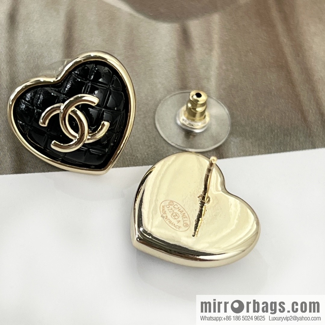 New ☑️ Chanel c1 double c peach heart love stud earrings