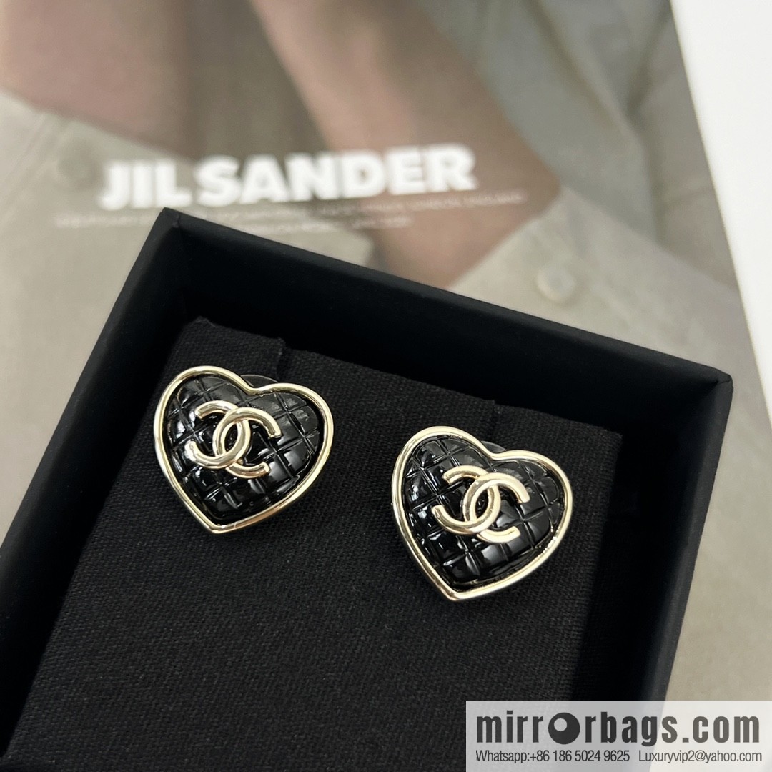 New ☑️ Chanel c1 double c peach heart love stud earrings